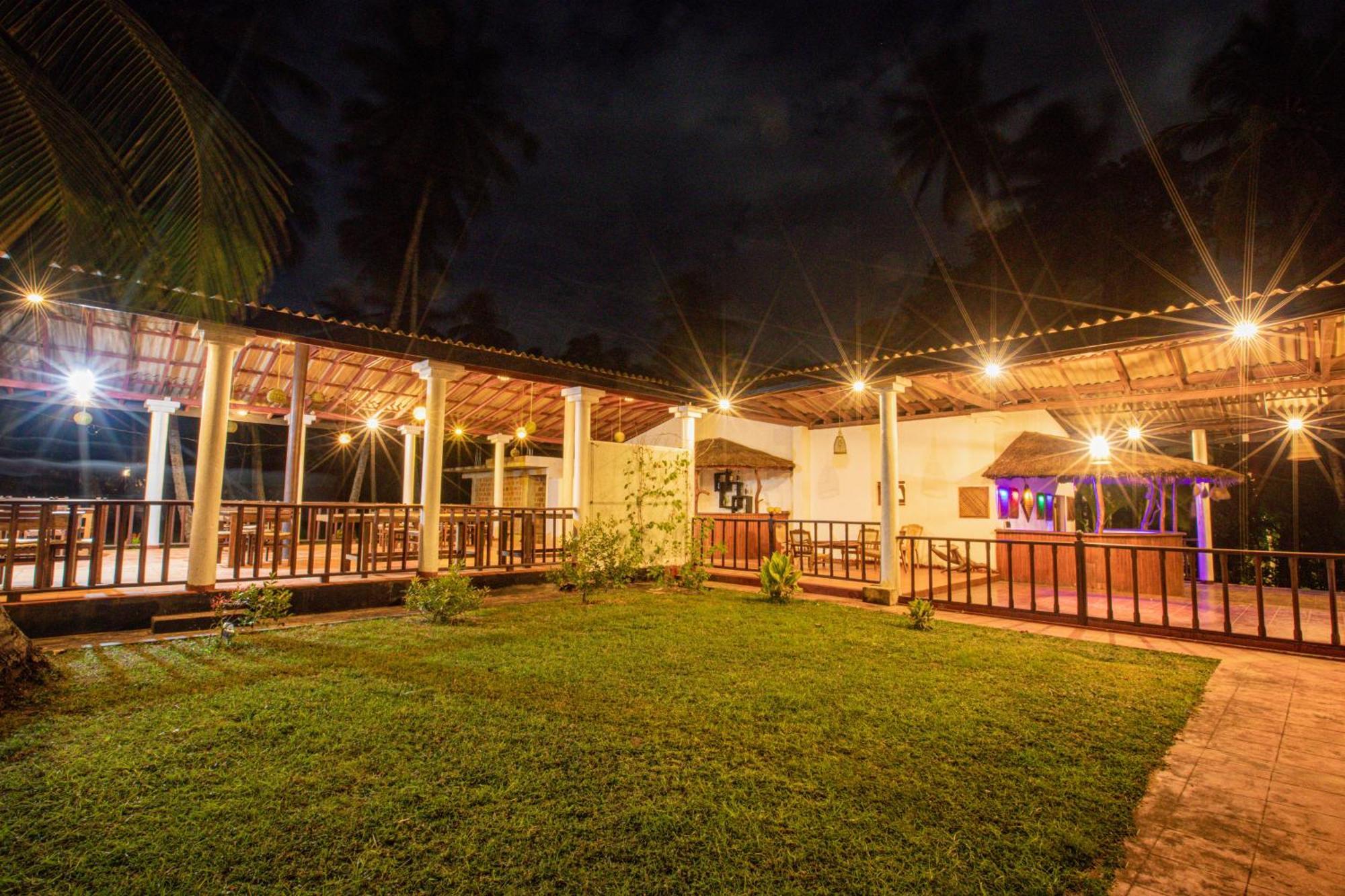 Helios Beach Resort Tangalle Exterior foto
