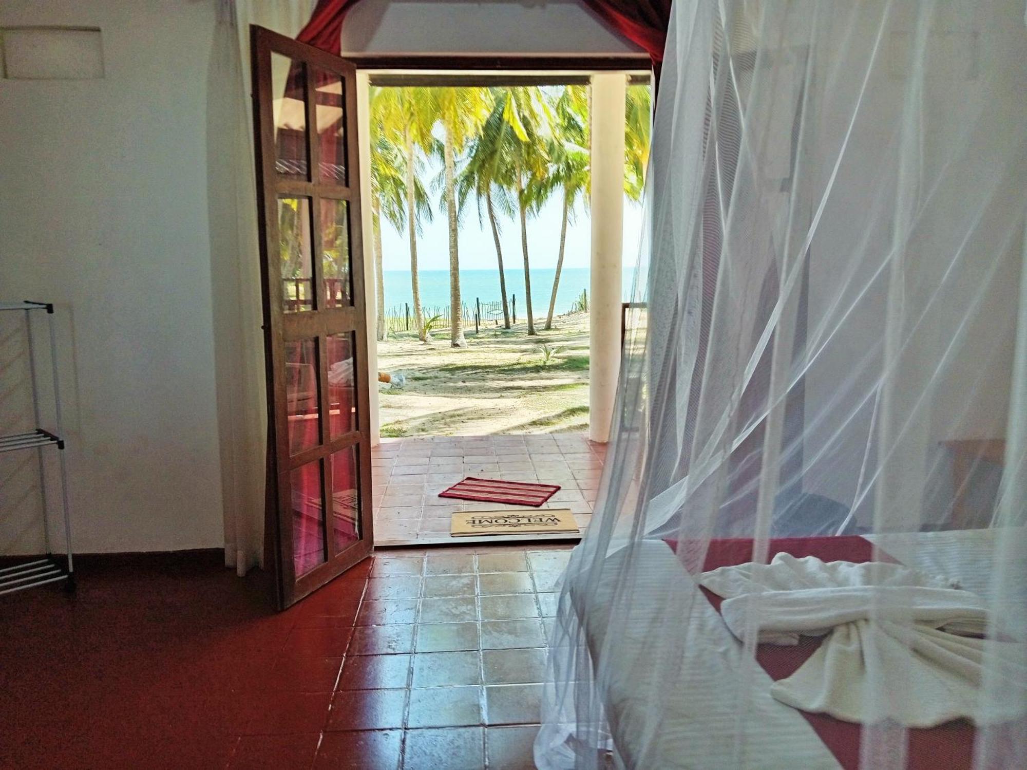 Helios Beach Resort Tangalle Exterior foto